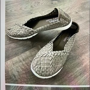 Skechers Woven Memory Foam Taupe Sneakers 9.5